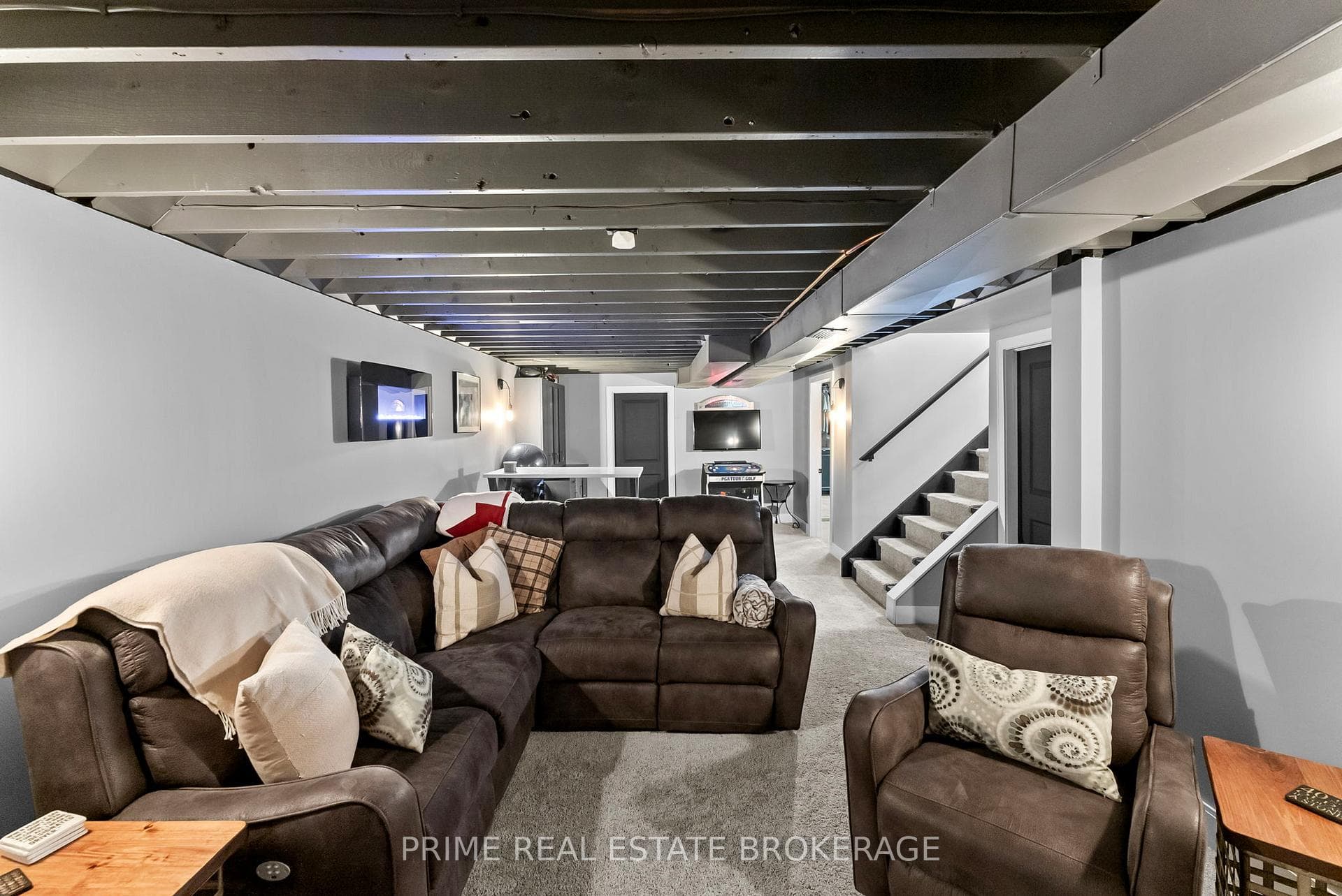 484 Ferndale Avenue photo 24