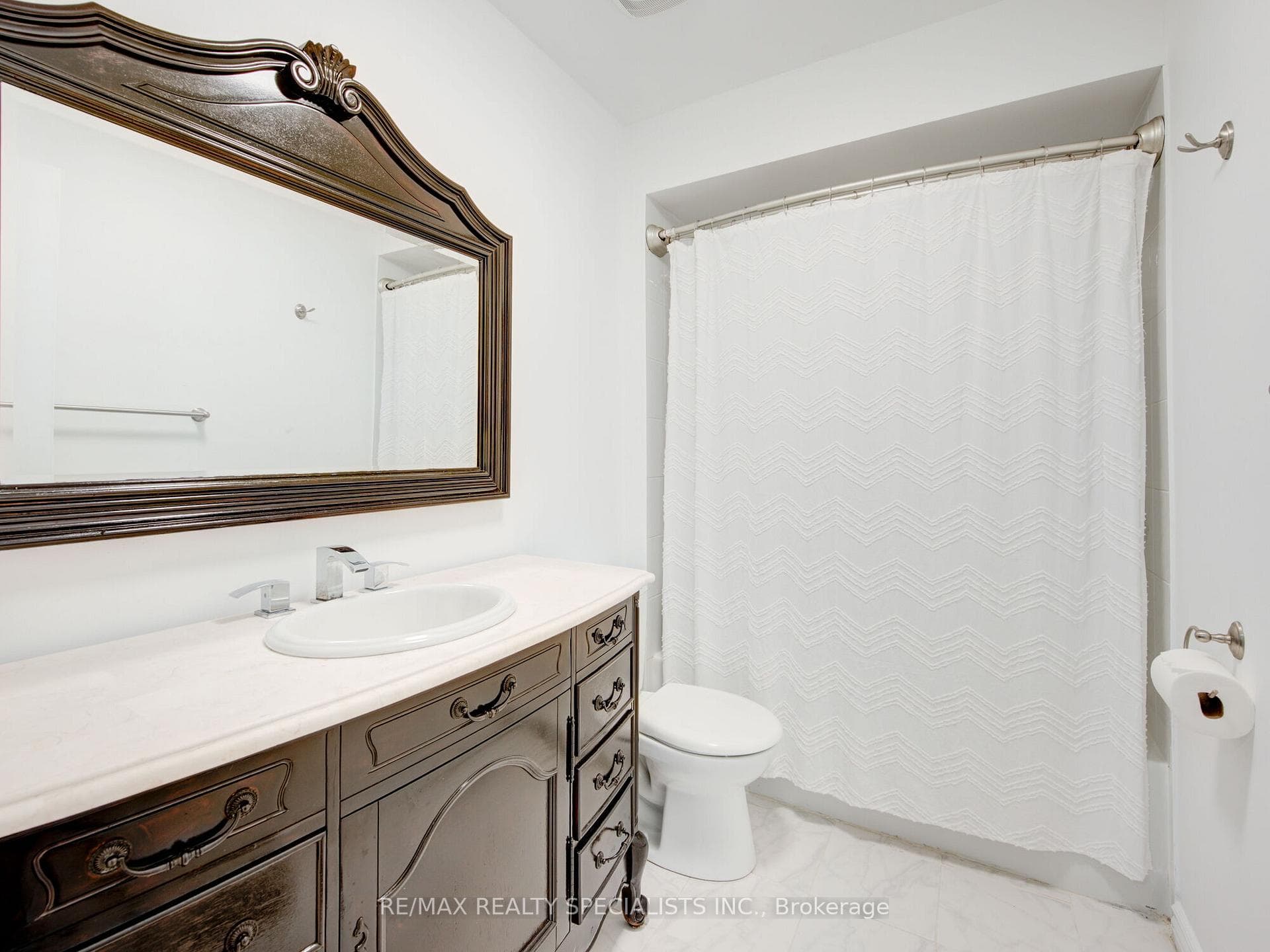 70 Herkes Drive photo 17
