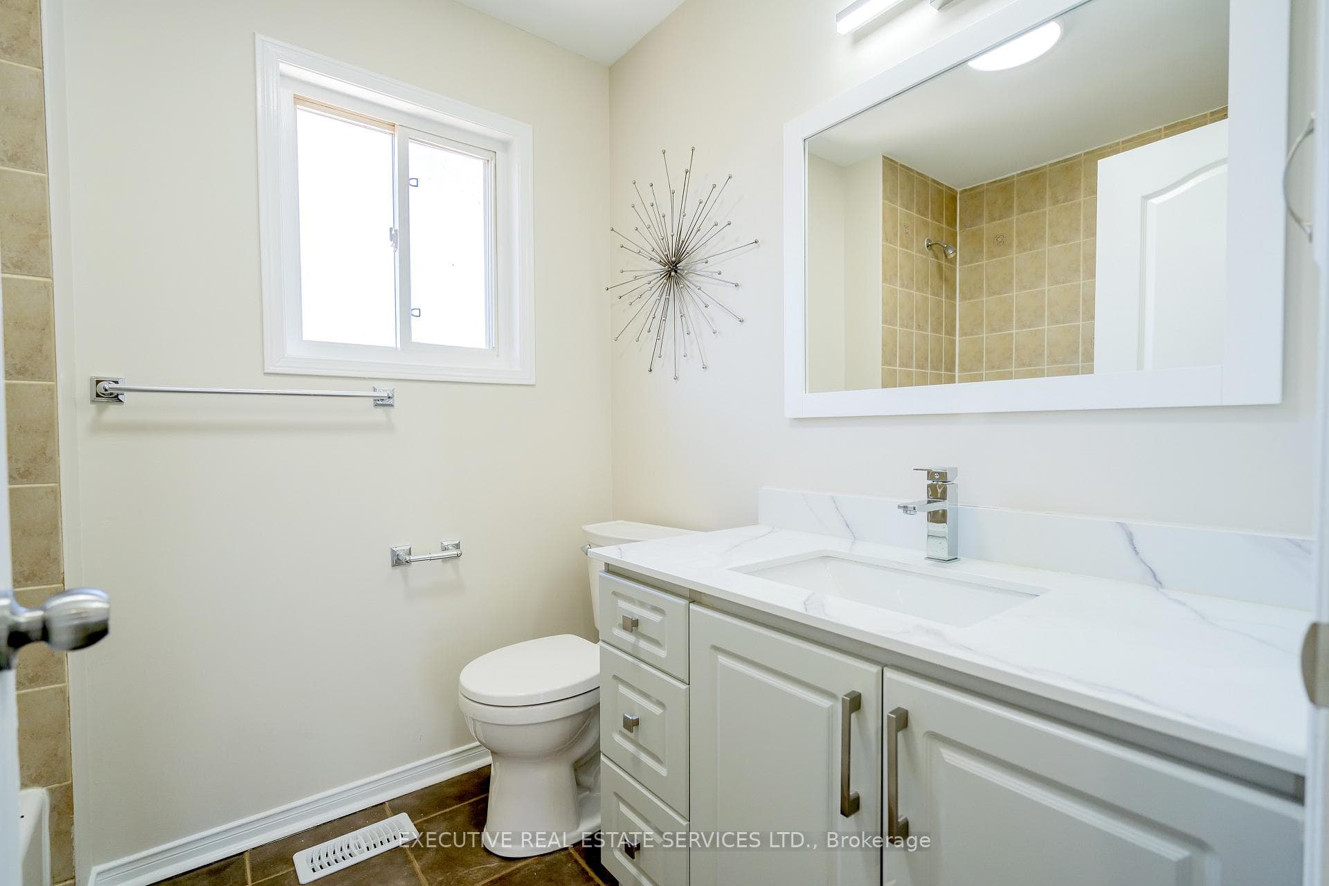 30 Hiberton Crescent photo 29