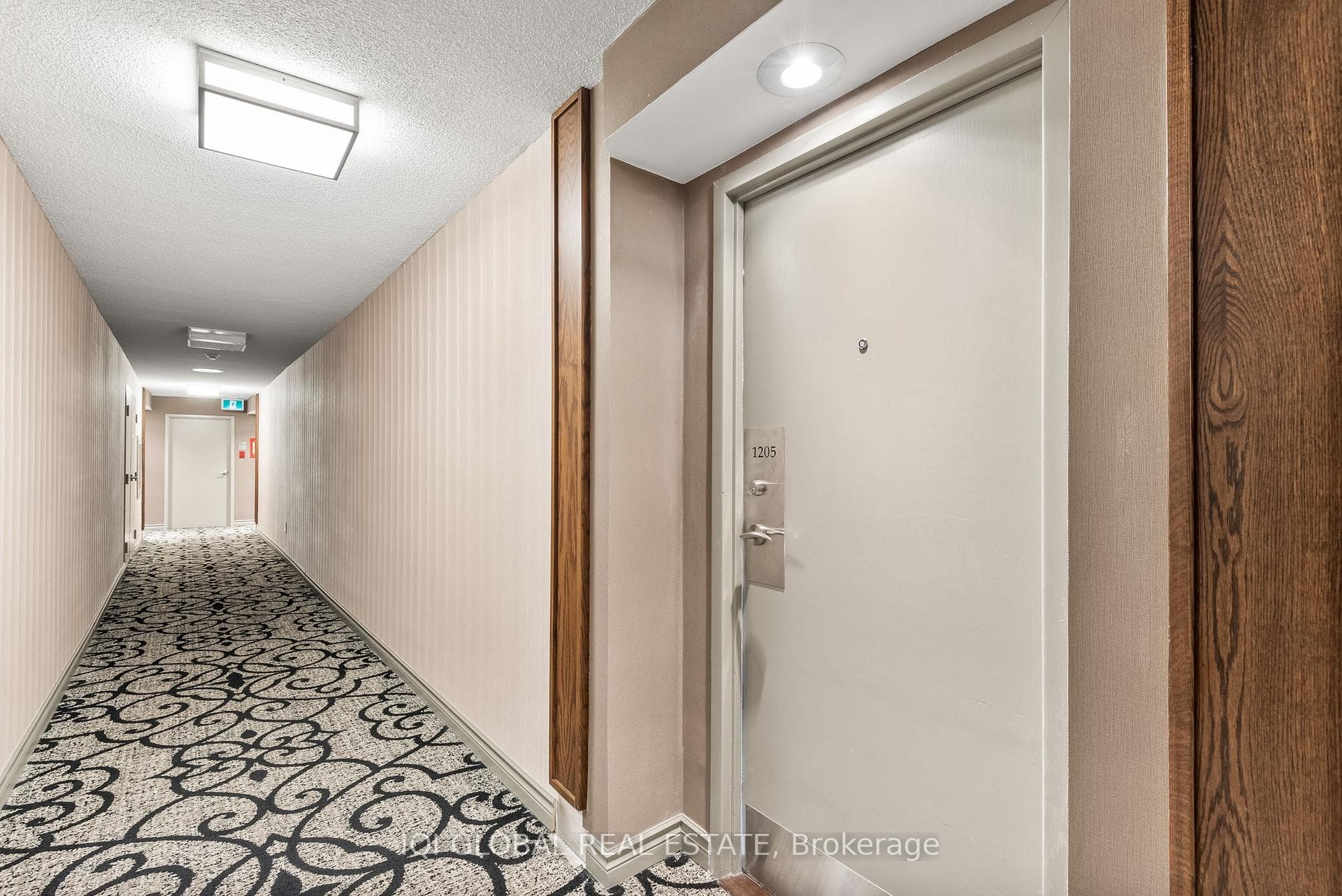 330 Rathburn Road Unit 1205 photo 4