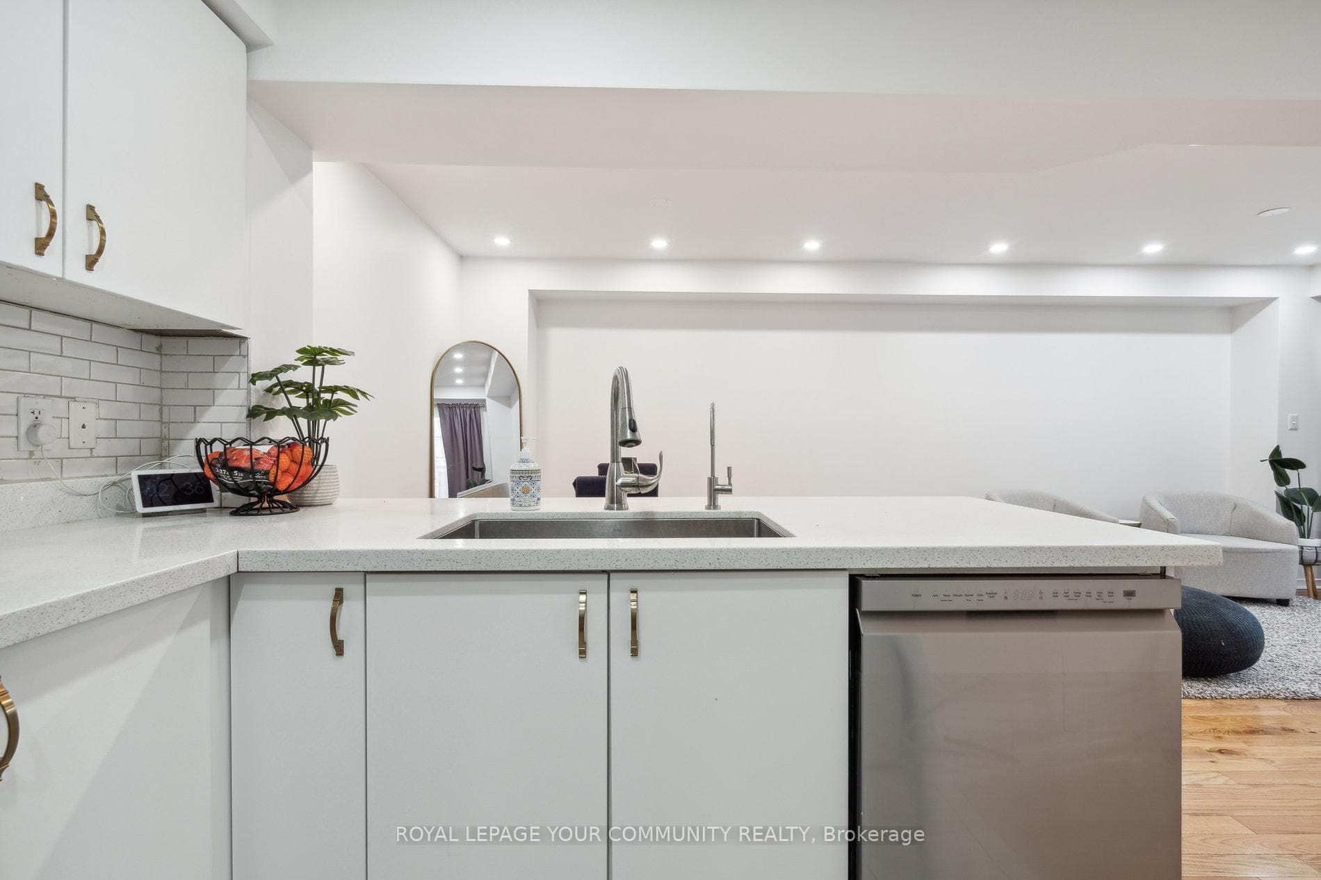 34 Talbotshire Street photo 17