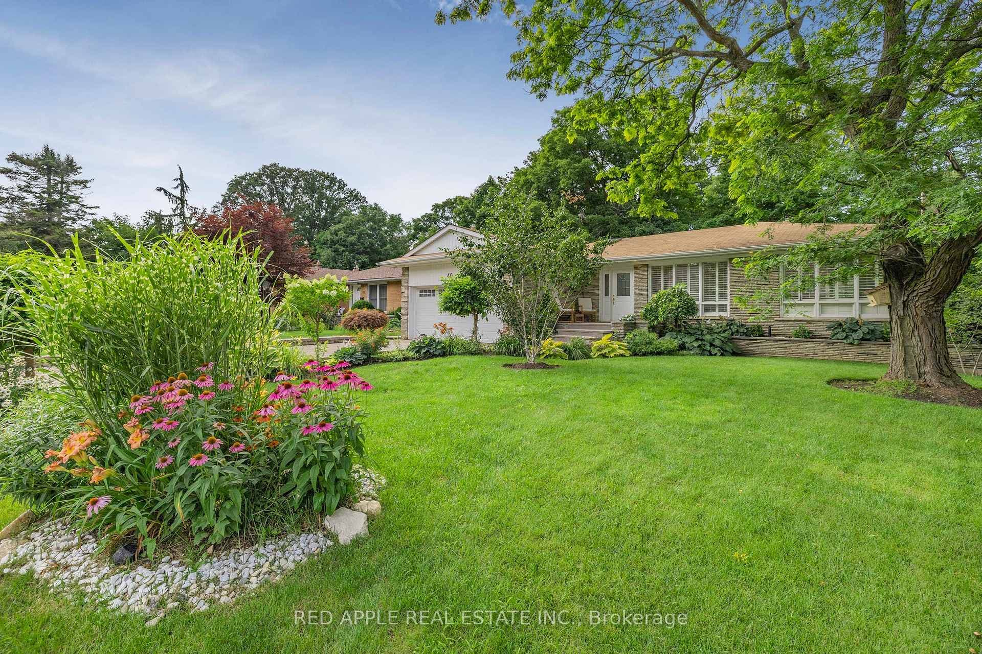 40 Delair Crescent photo 1