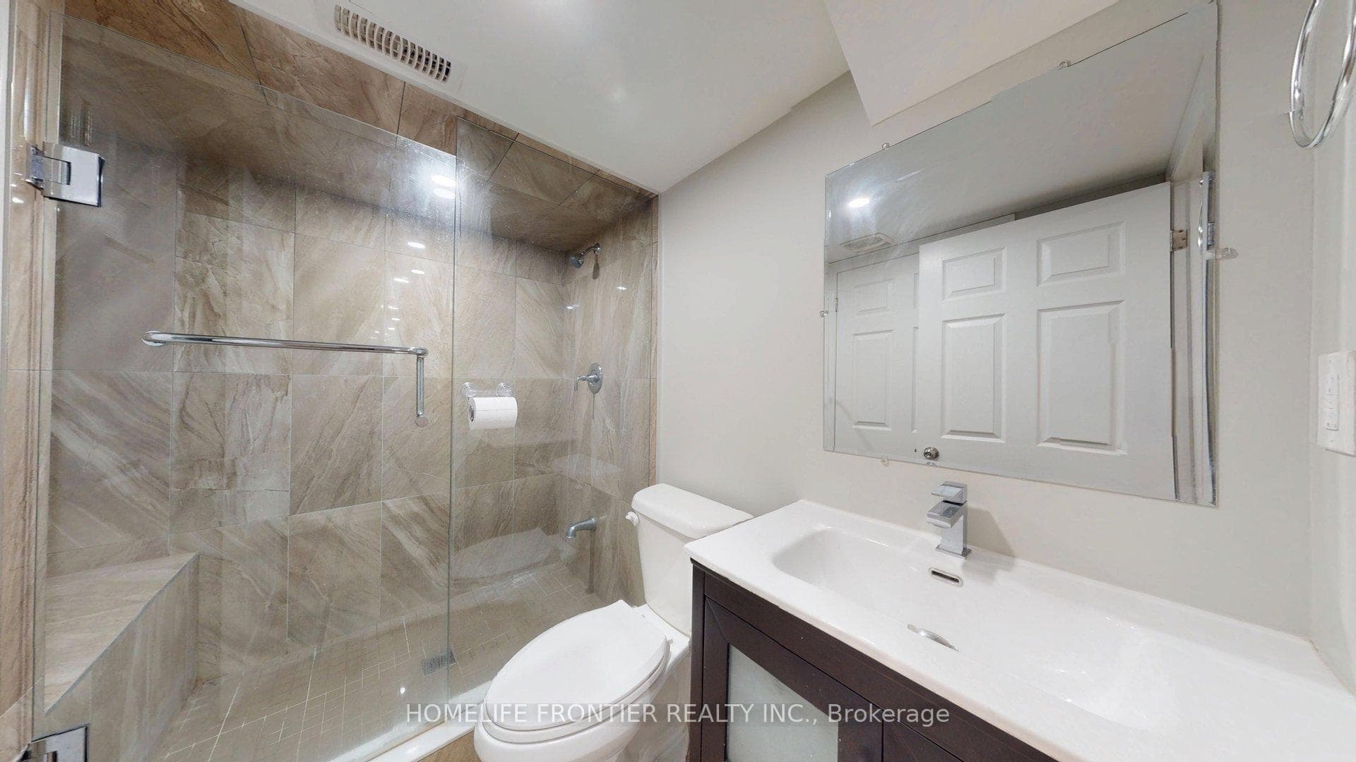 53 Frontenac Crescent photo 36
