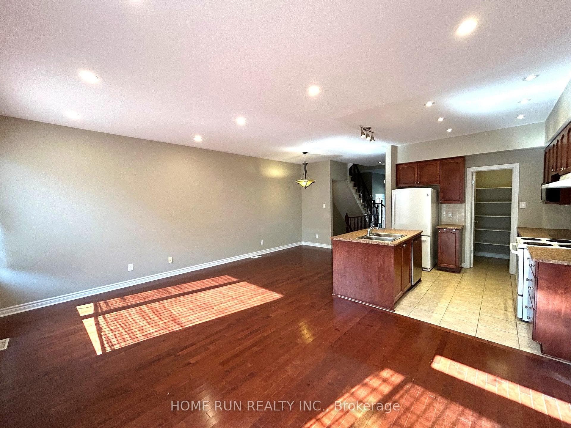 862 Fletcher Circle photo 8