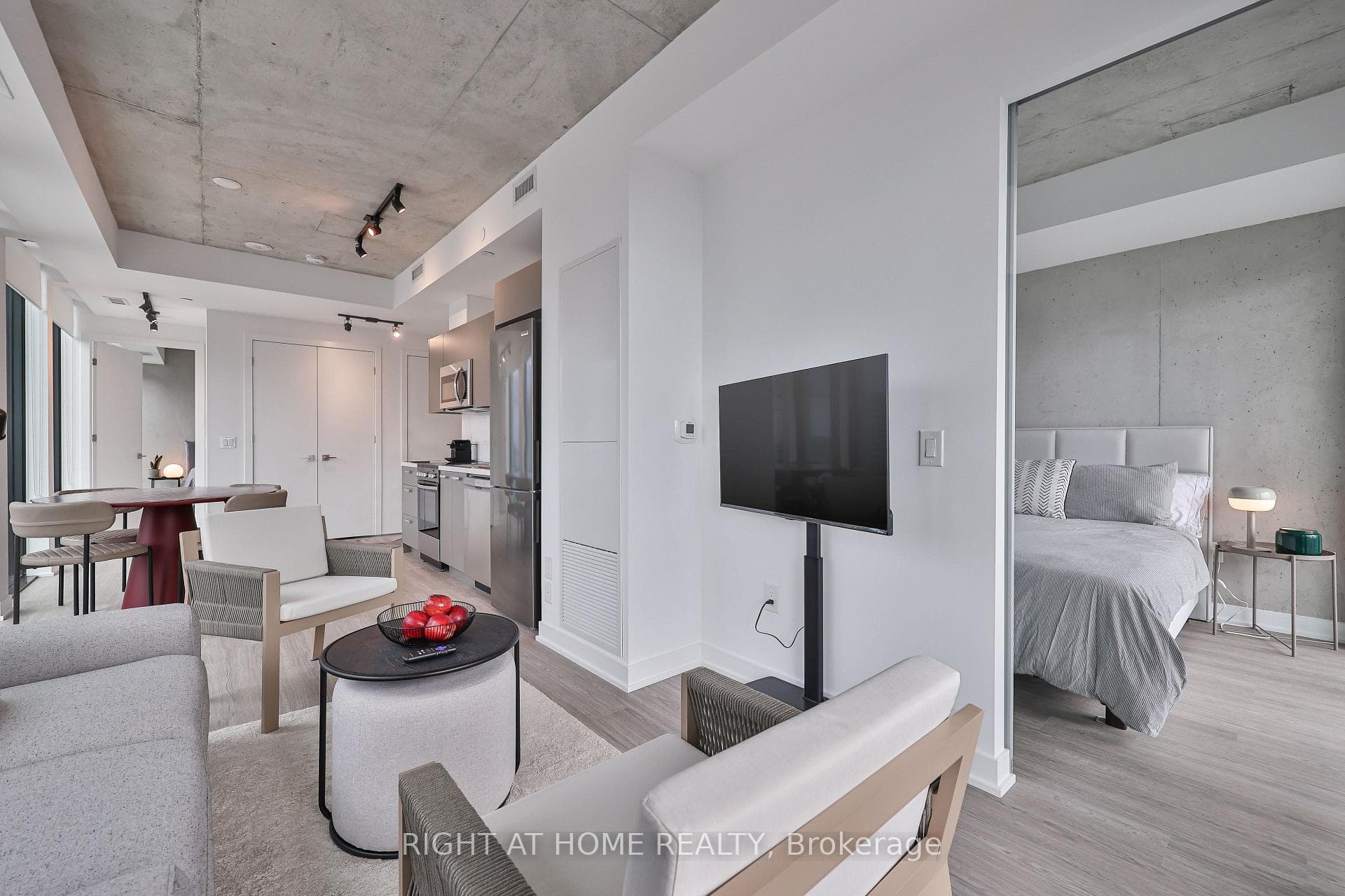 284 King Street Unit 2404 photo 11