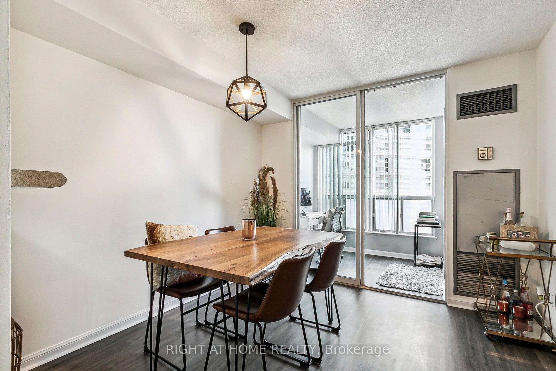24 Wellesley Street Unit 906 photo 14