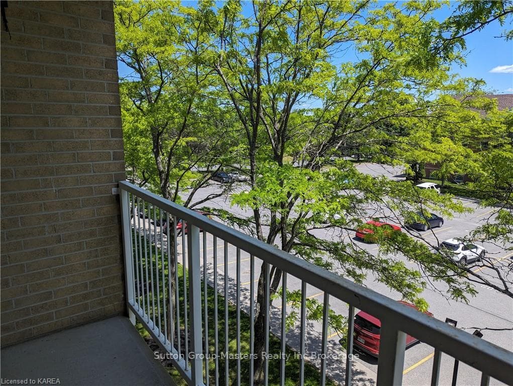 310 KINGSDALE Avenue Unit 408 photo 18