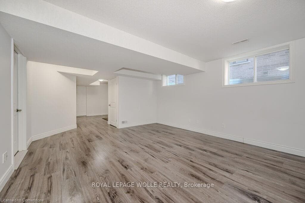286 Carriage Way Unit B photo 11