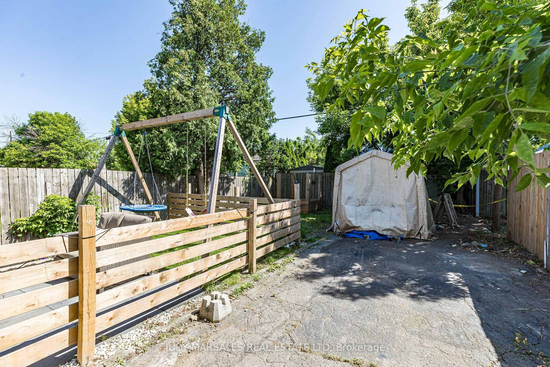 1360 Barton Street photo 34