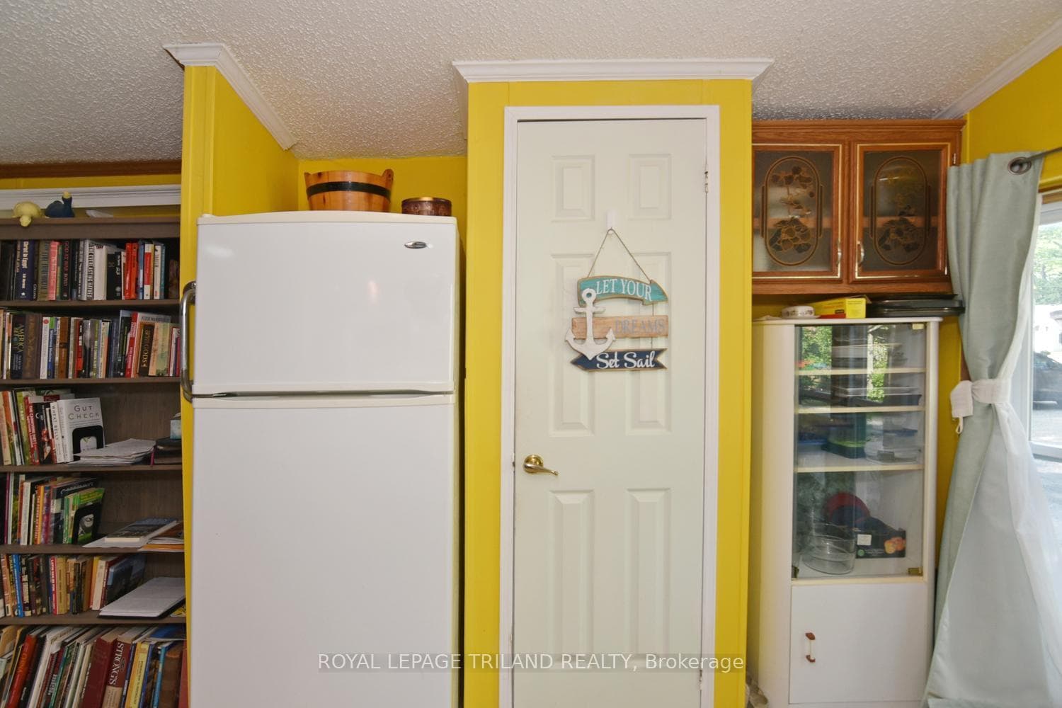 9910 Northville Crescent Unit B11 photo 17