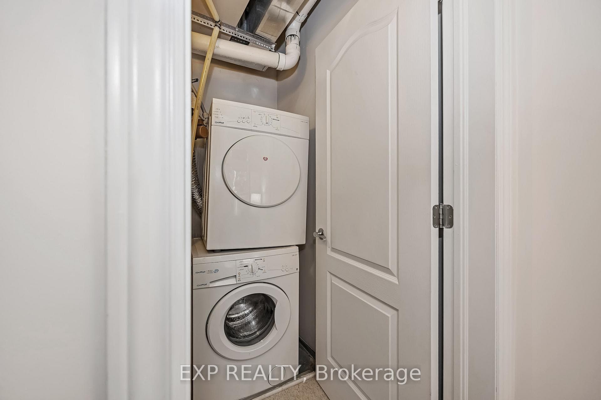 6 Grove Avenue Unit 305 photo 21