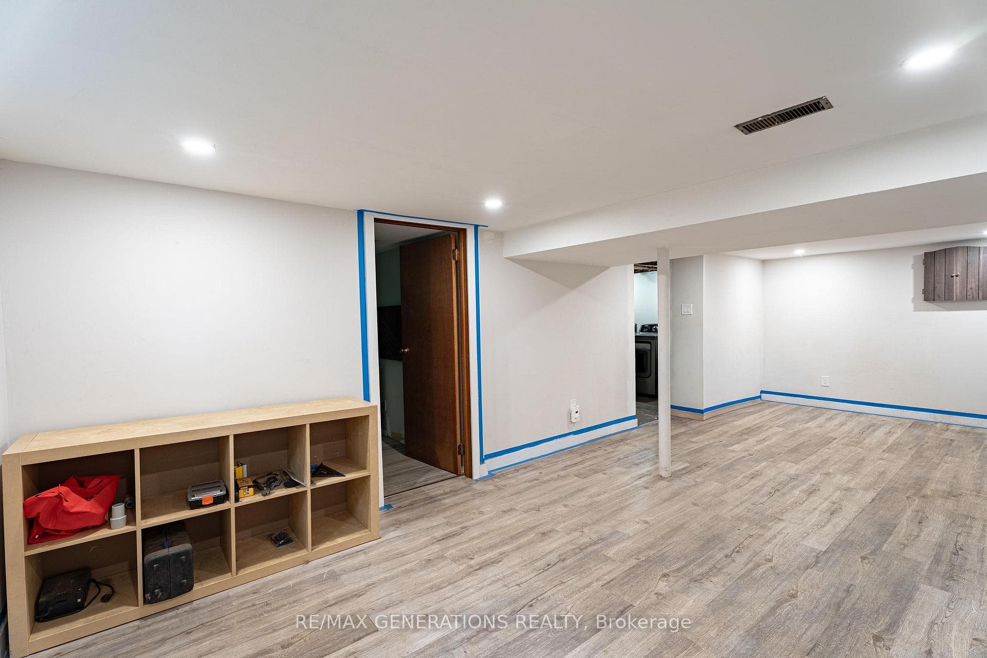 251 BROCK Street photo 14