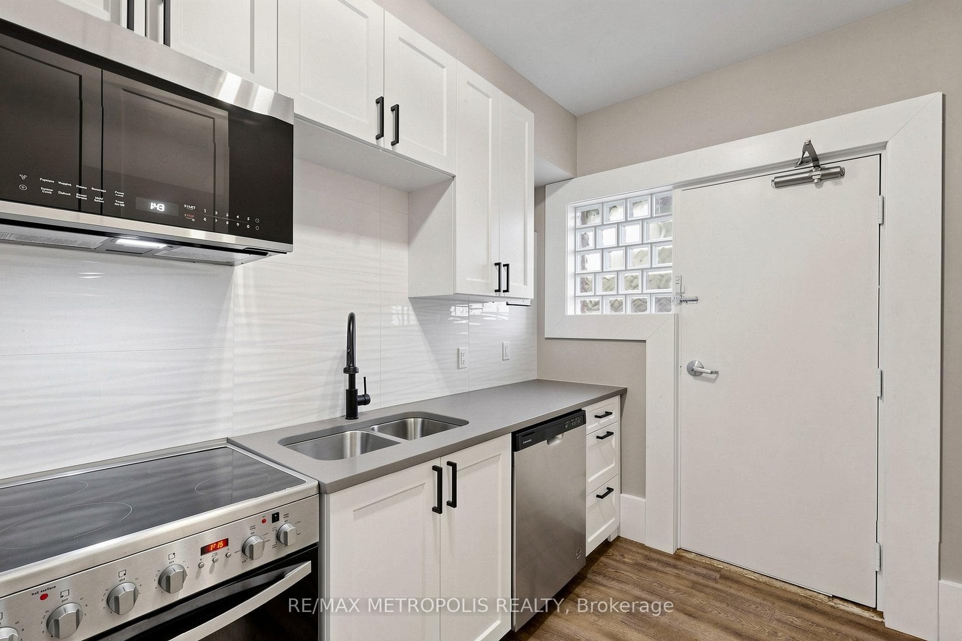 41 Albert Street Unit 2 photo 8