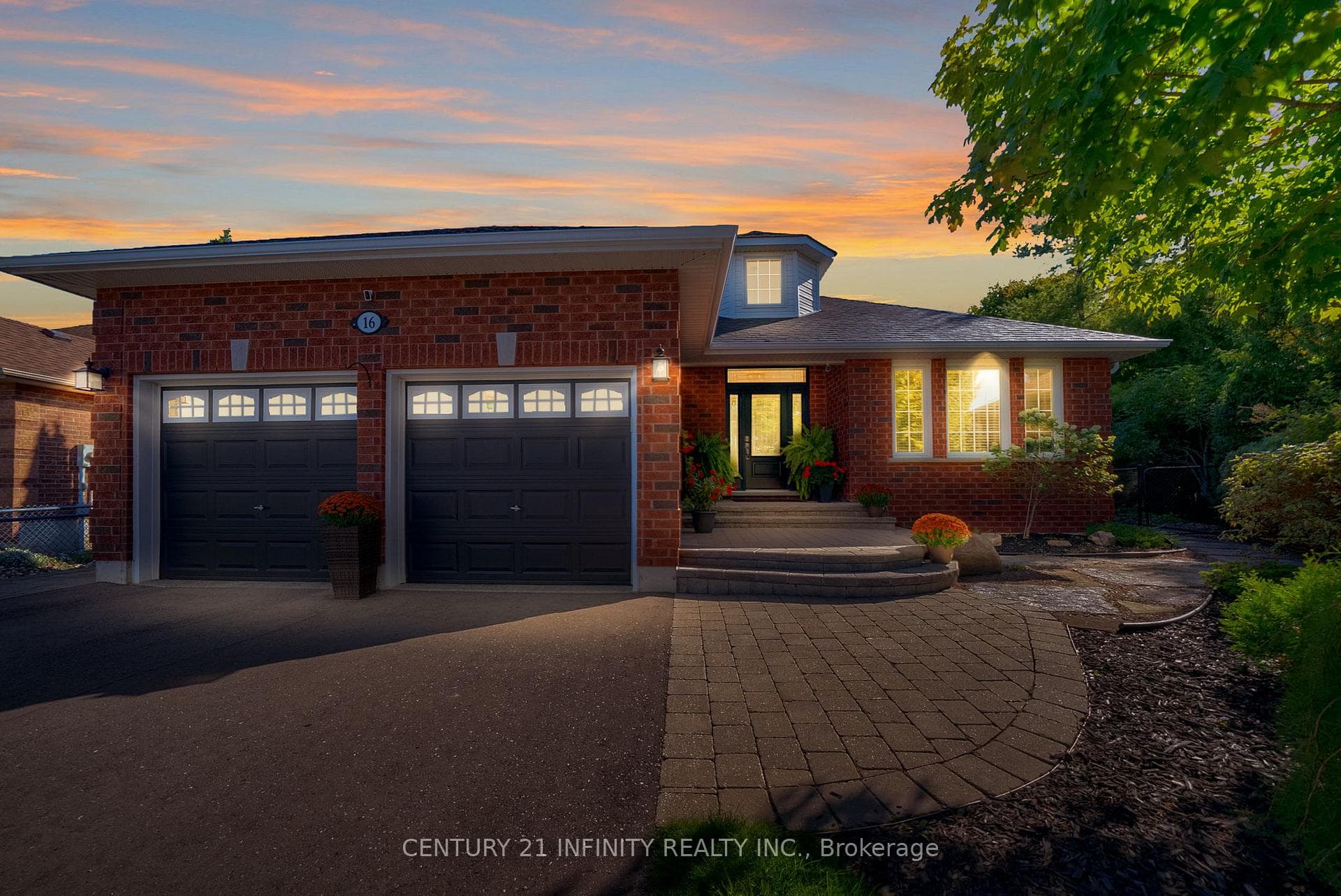 Stunning curb appeal on a court