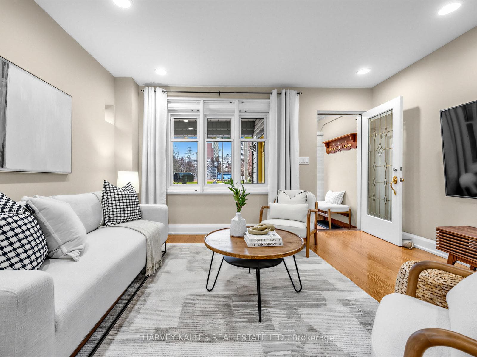 71 Dentonia Park Avenue photo 3