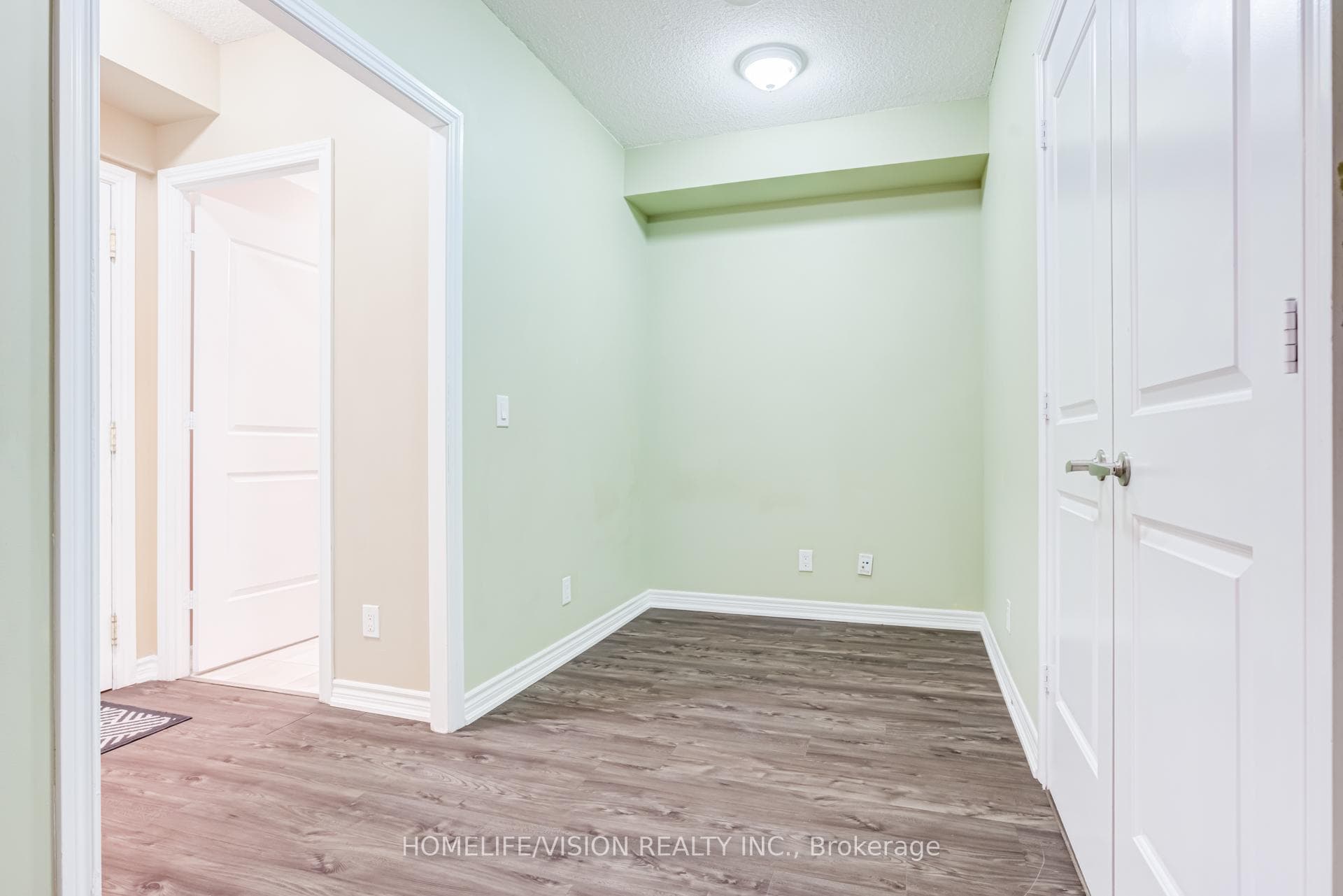 9255 Jane Street Unit 615 photo 21