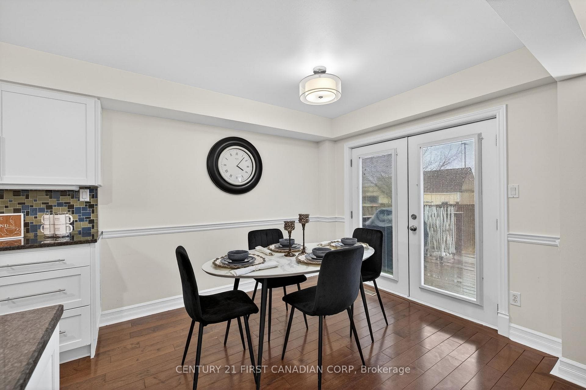 875 Homeview Court photo 14