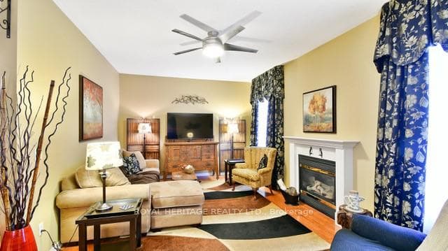 12 Loughlin Hill Crescent photo 8