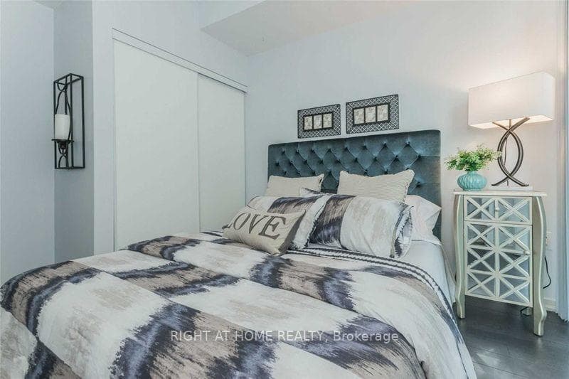 36 Lisgar Street Unit 812W photo 9