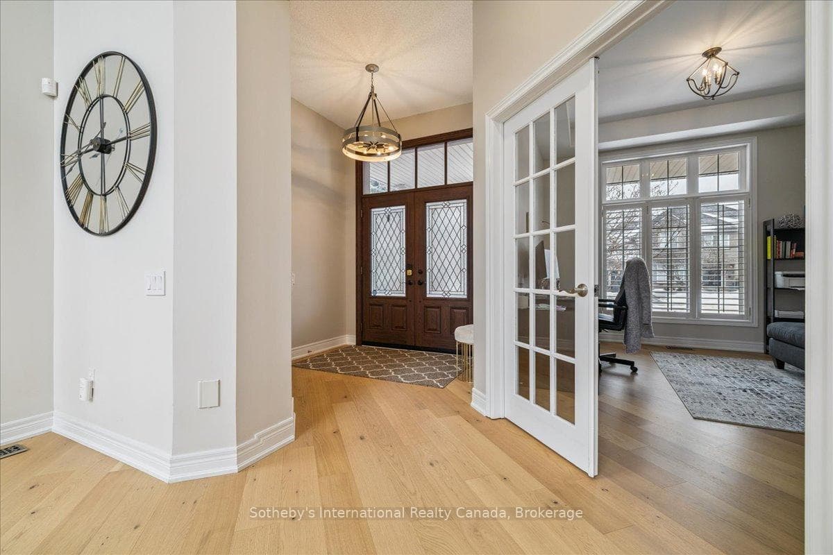 2509 Armour Crescent photo 5