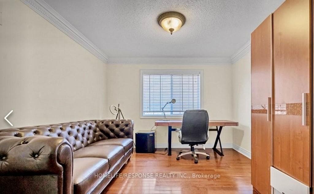 1382 STOREY Drive photo 19