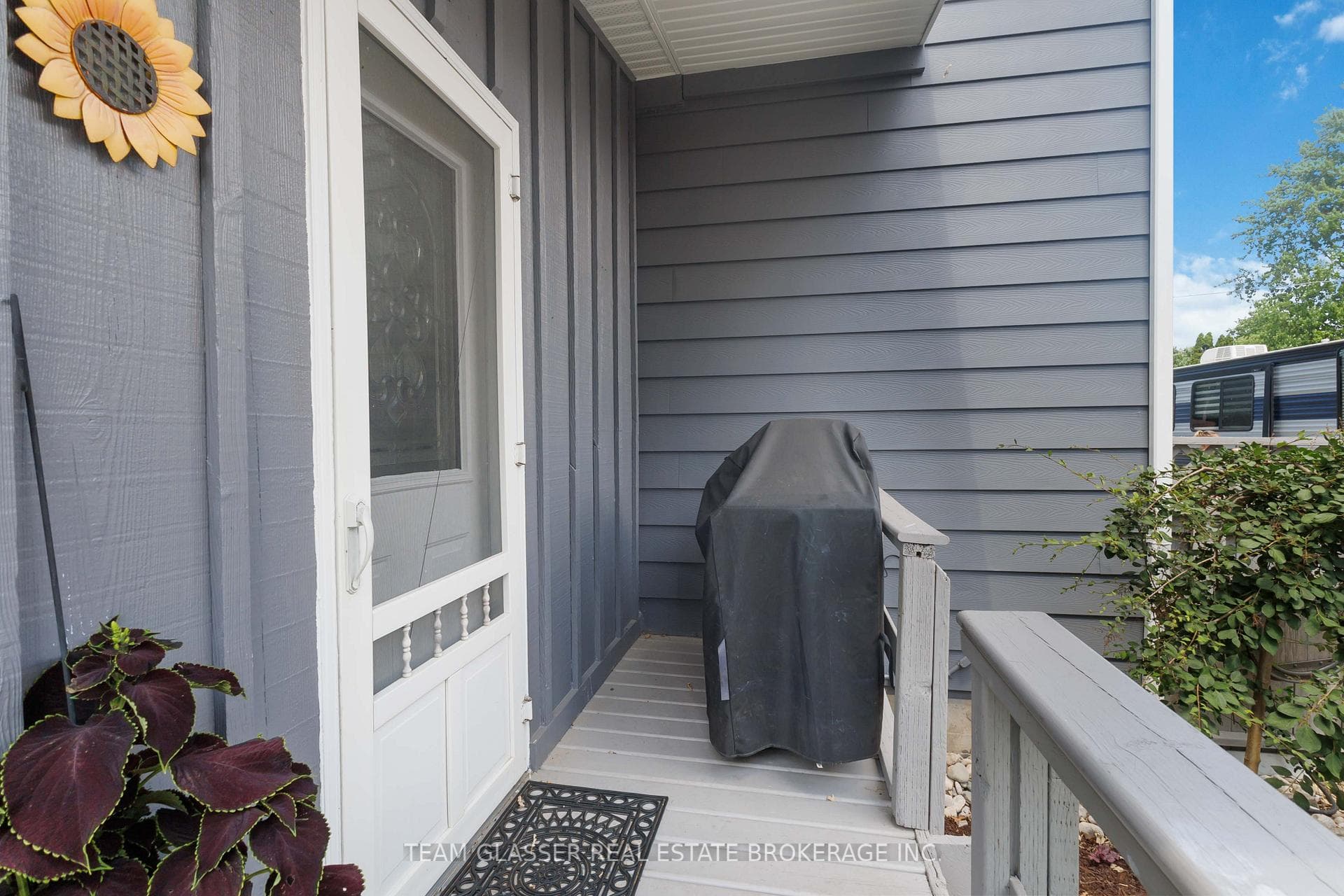 27 DENGATE Crescent photo 8