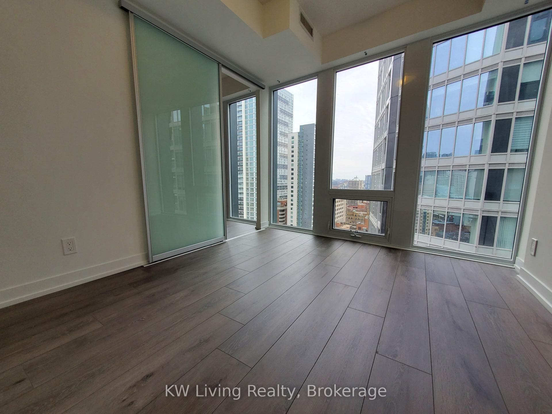 60 Shuter Street Unit 2612 photo 5