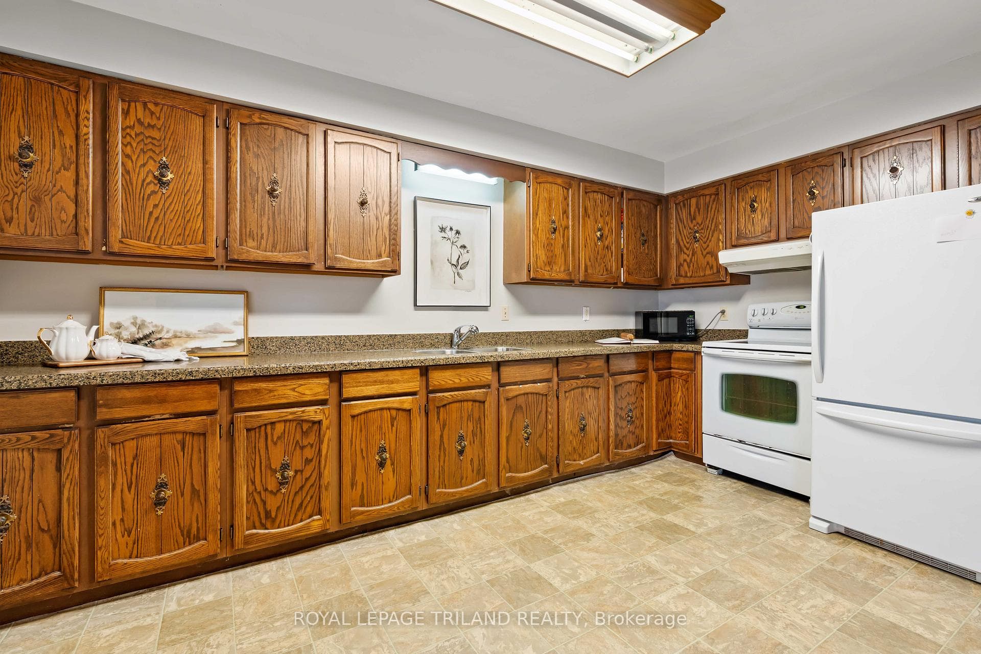308 John Street photo 17