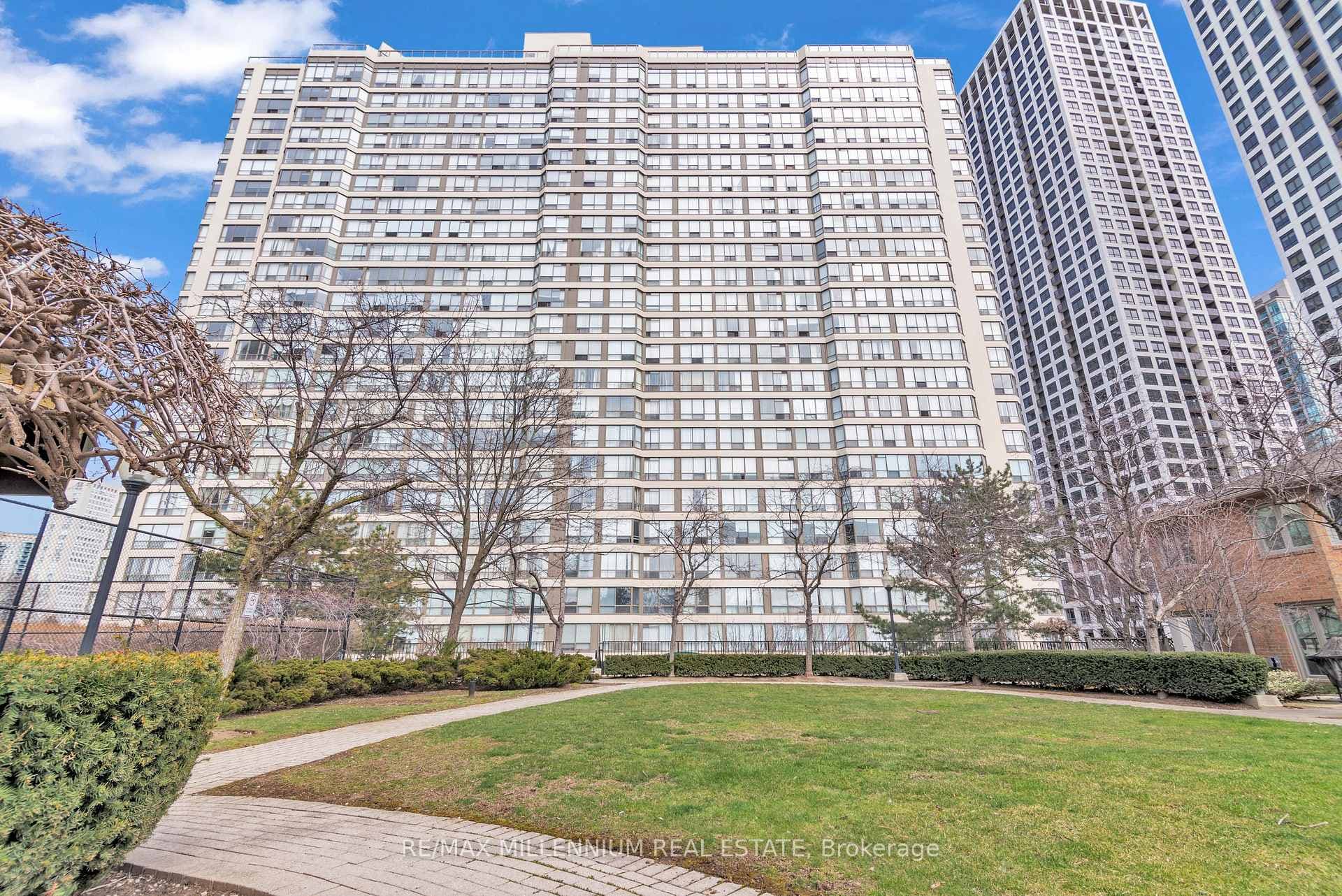 55 Elm Drive Unit 1211 photo 1