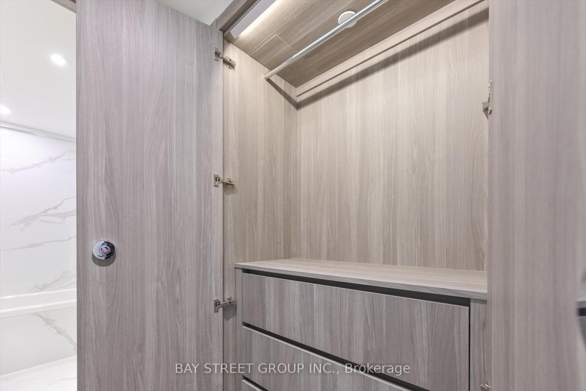 38 Widmer Street Unit 2106 photo 2