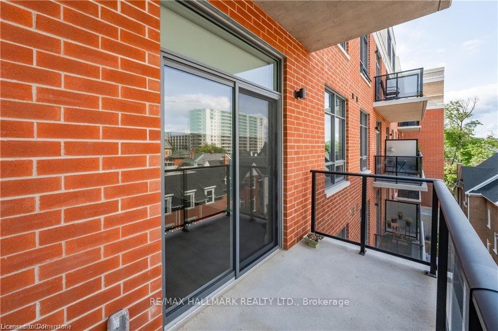 399 Queen Street Unit 414 photo 18