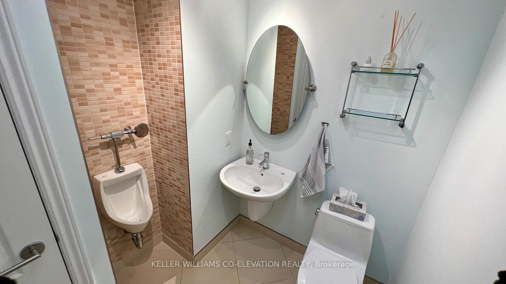 20 Hedges Boulevard photo 14