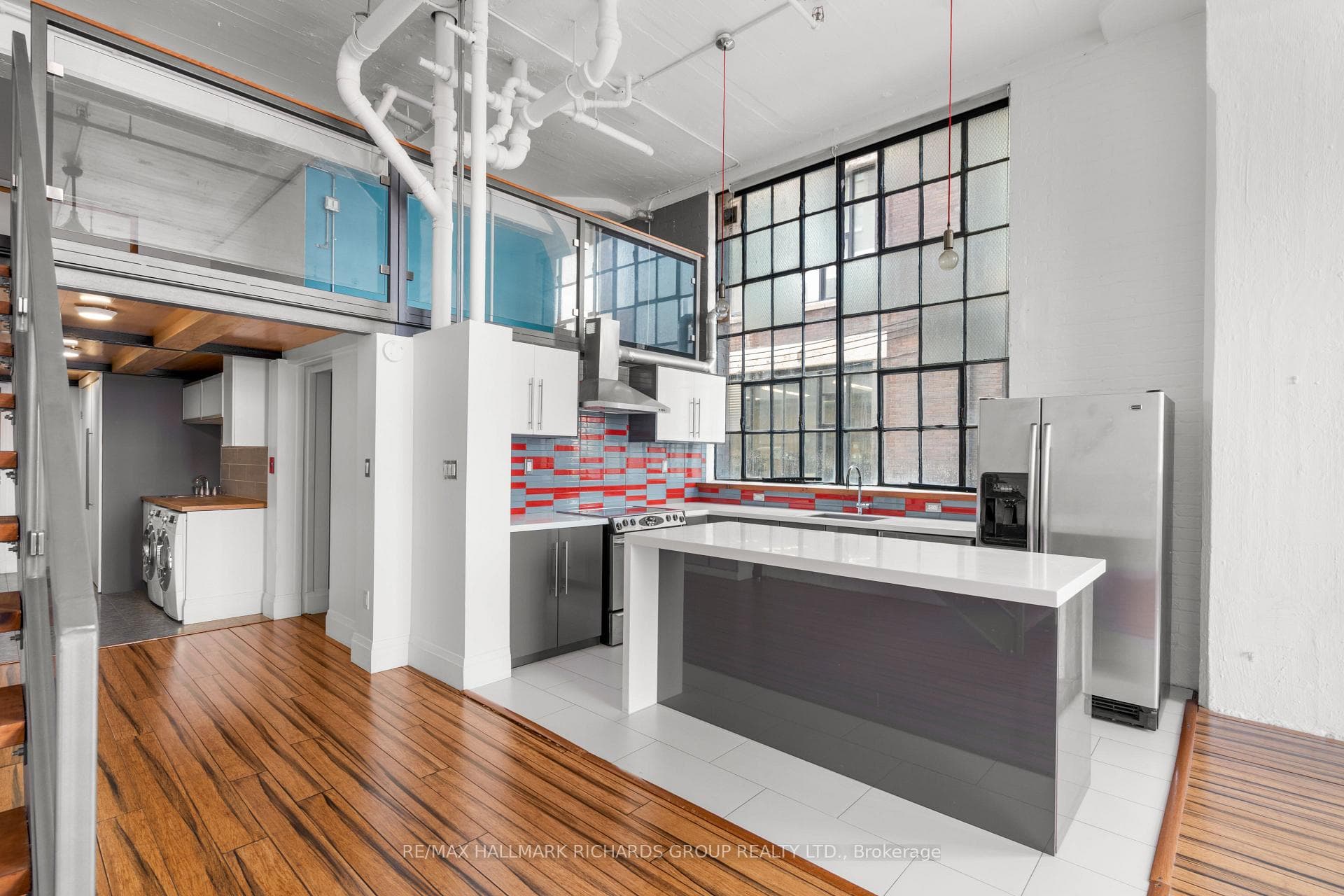 245 Carlaw Avenue Unit 202B photo 8