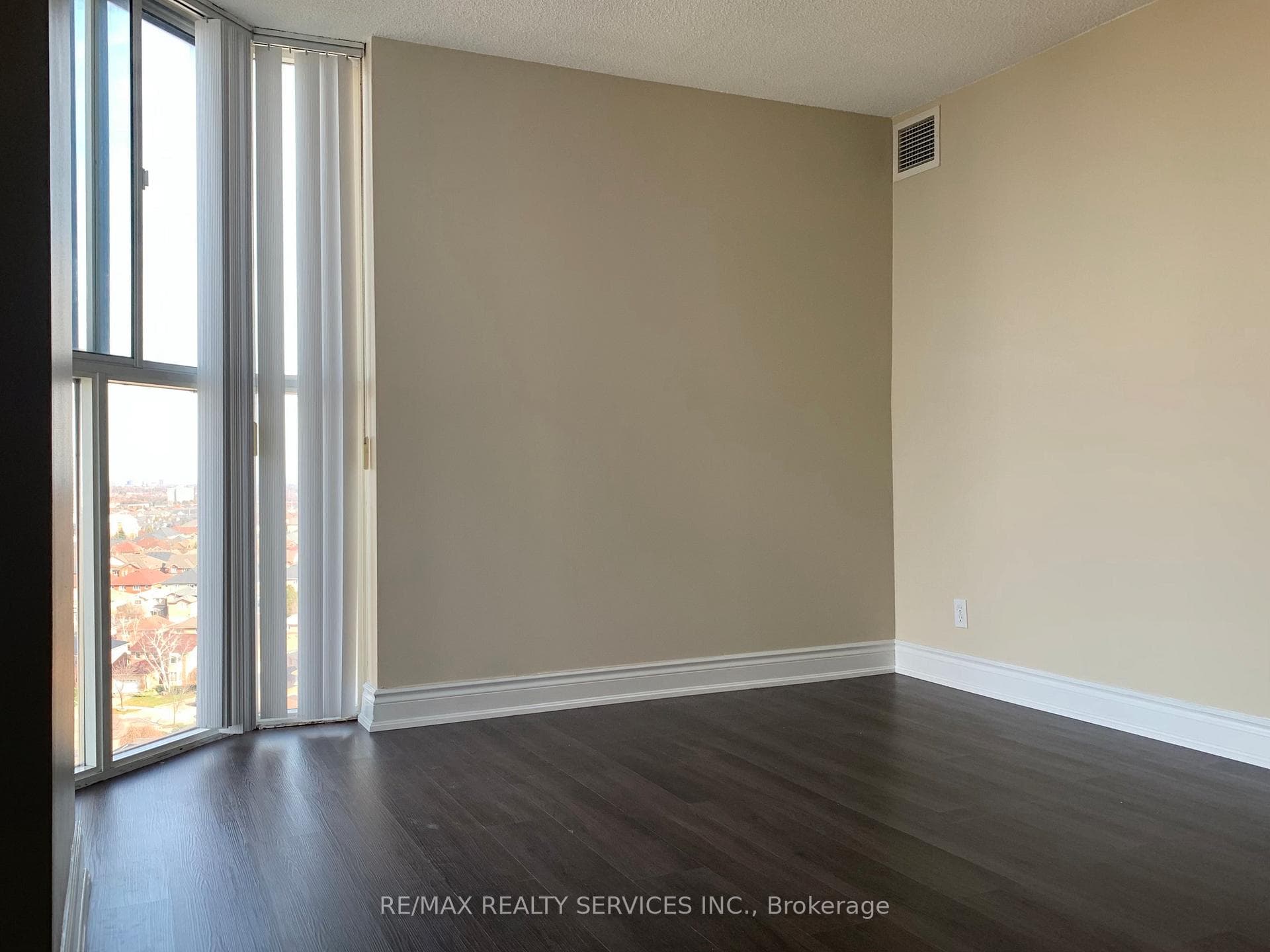 35 Trailwood Drive Unit 1412 photo 8