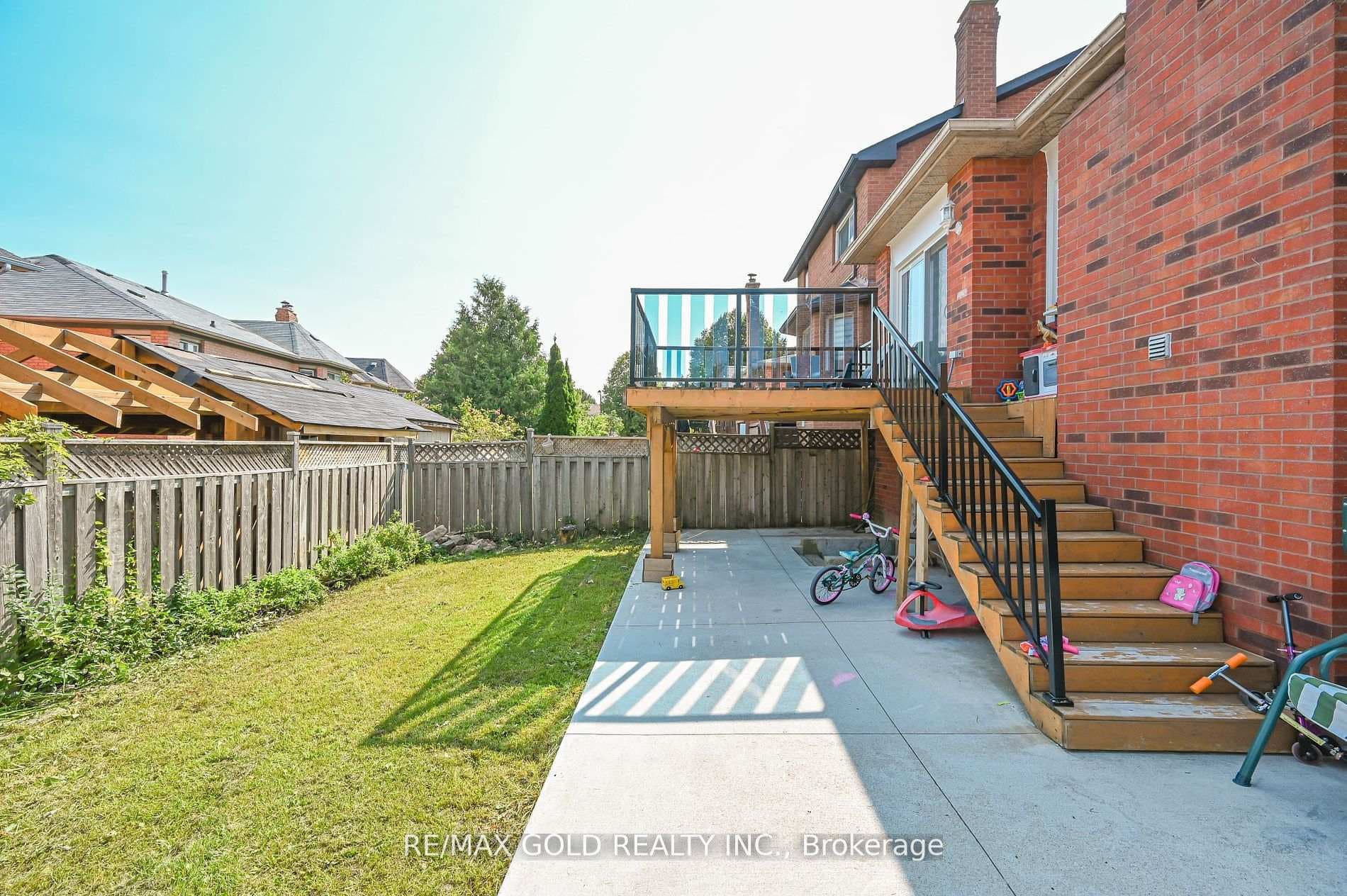 9 Stoneledge Circle photo 27