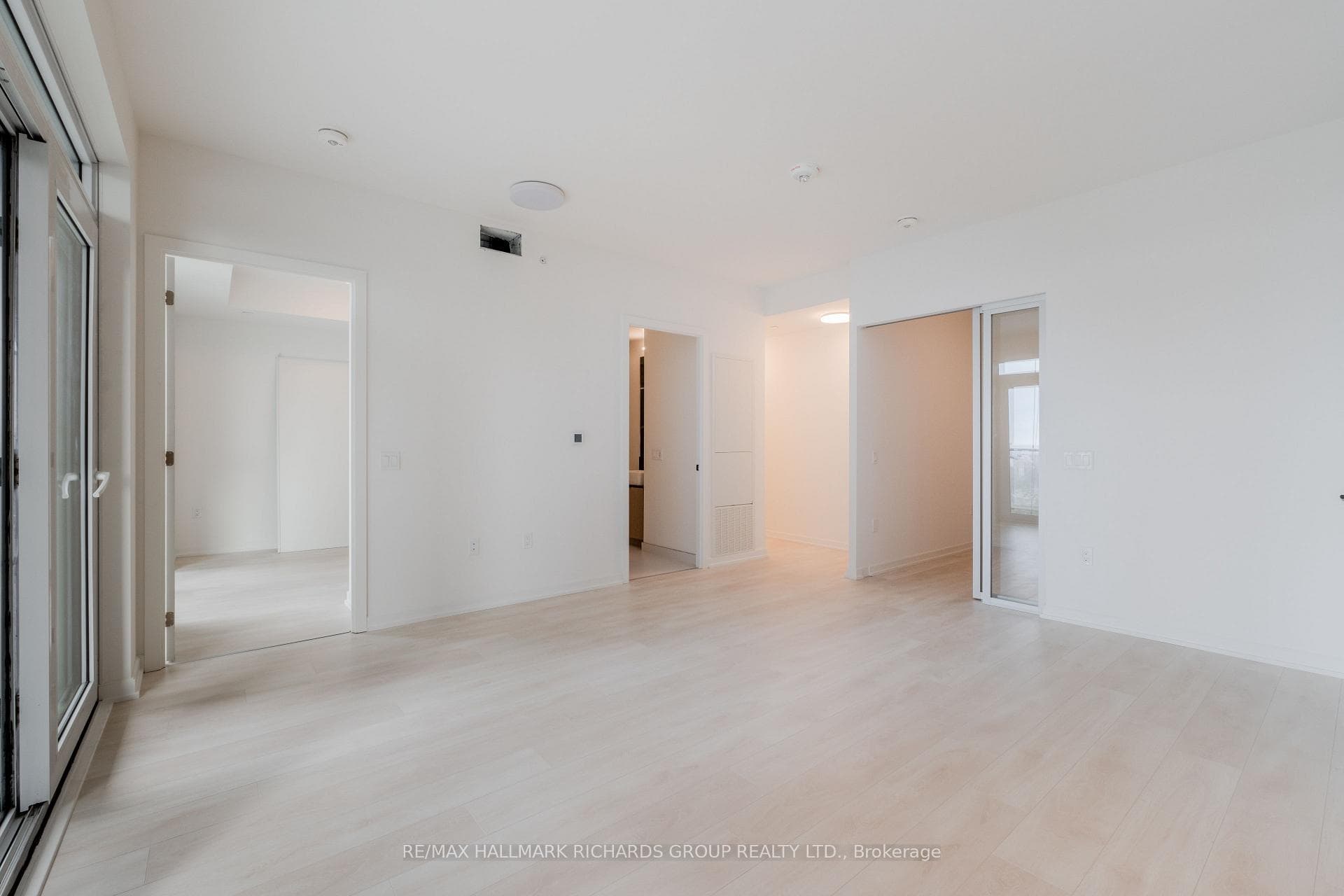 1285 Dupont Street Unit 1411 photo 7