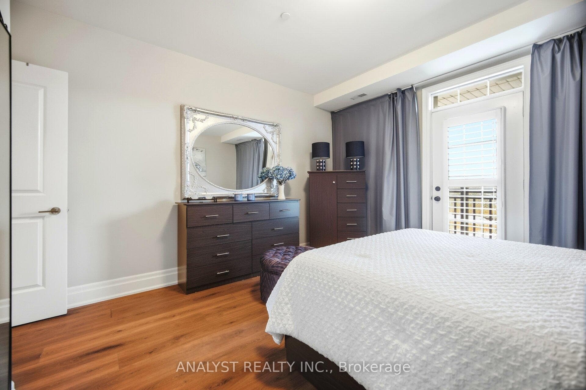 10425 Islington Avenue Unit 104 photo 27