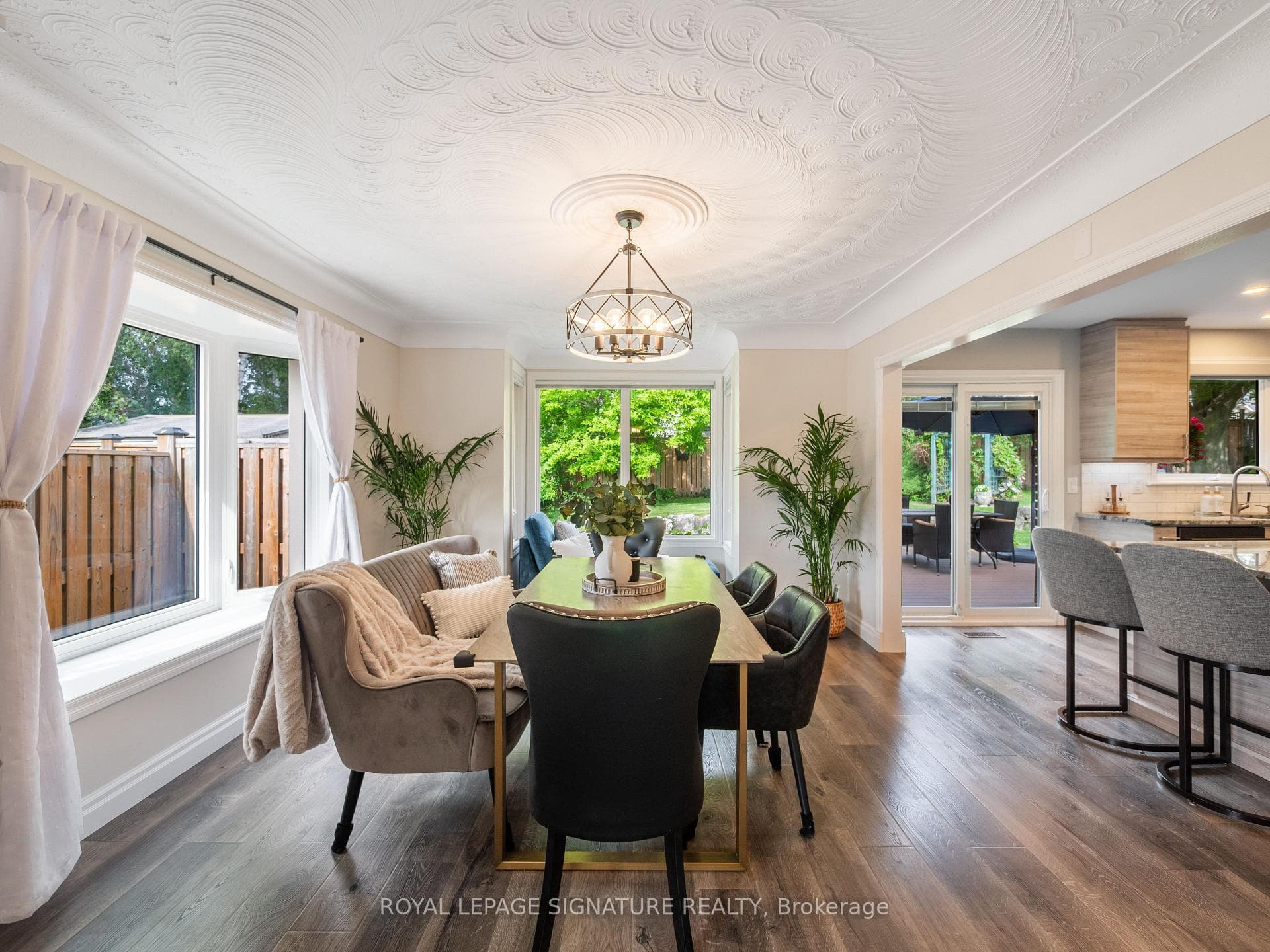 245 Appleby Road photo 9