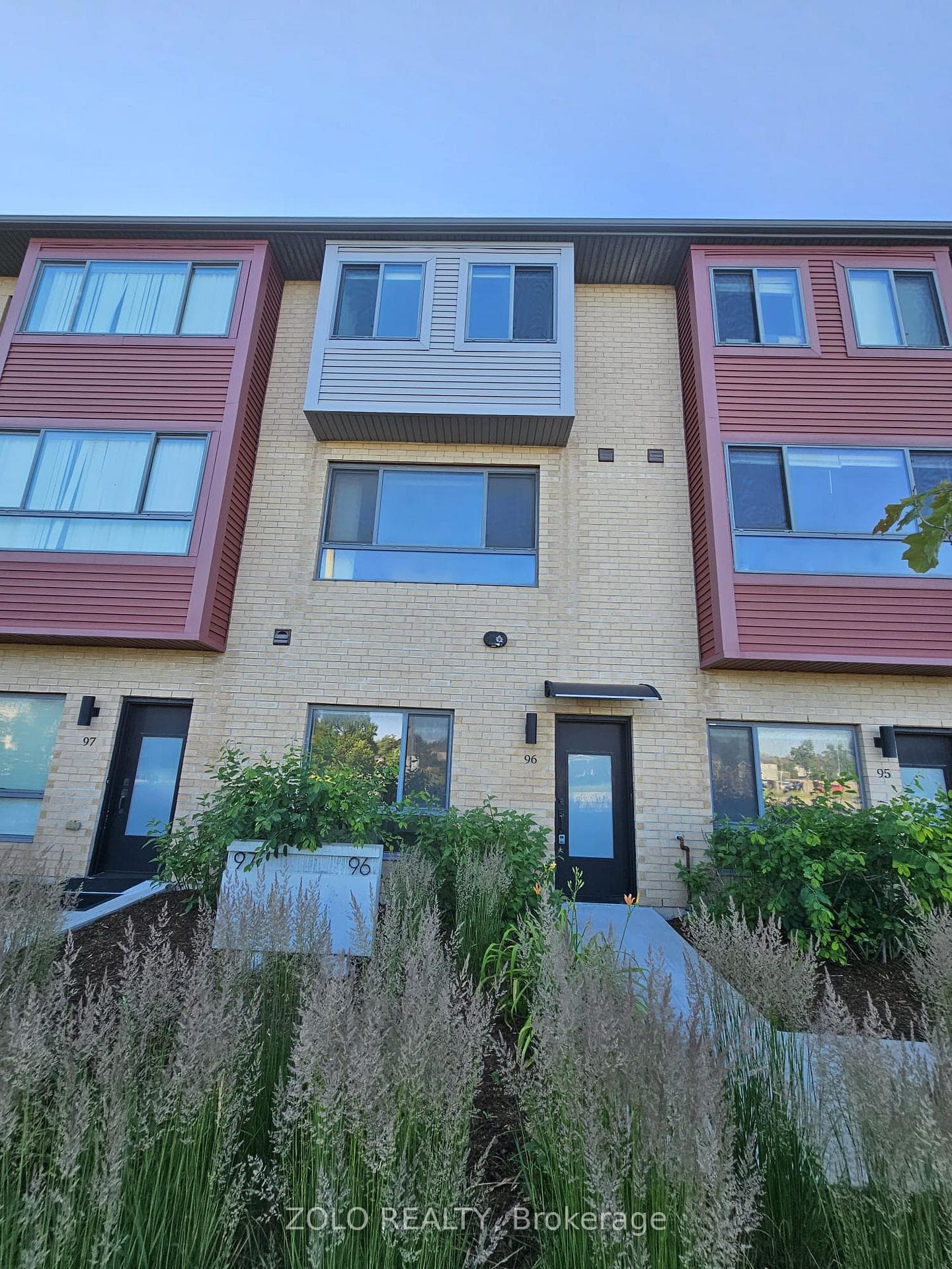 369 Essa Road Unit 96 photo 2
