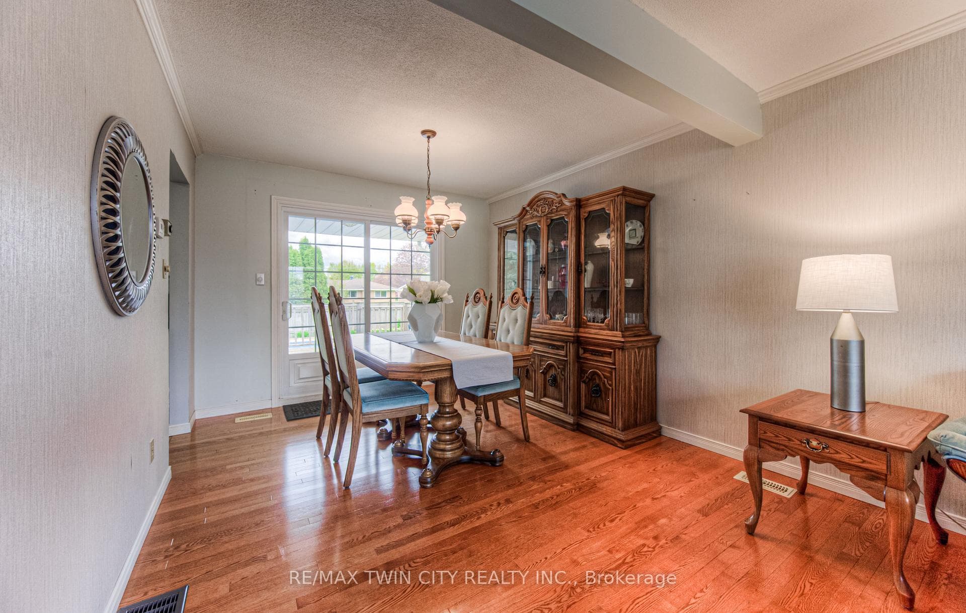 15 Mourningdove Crescent photo 5