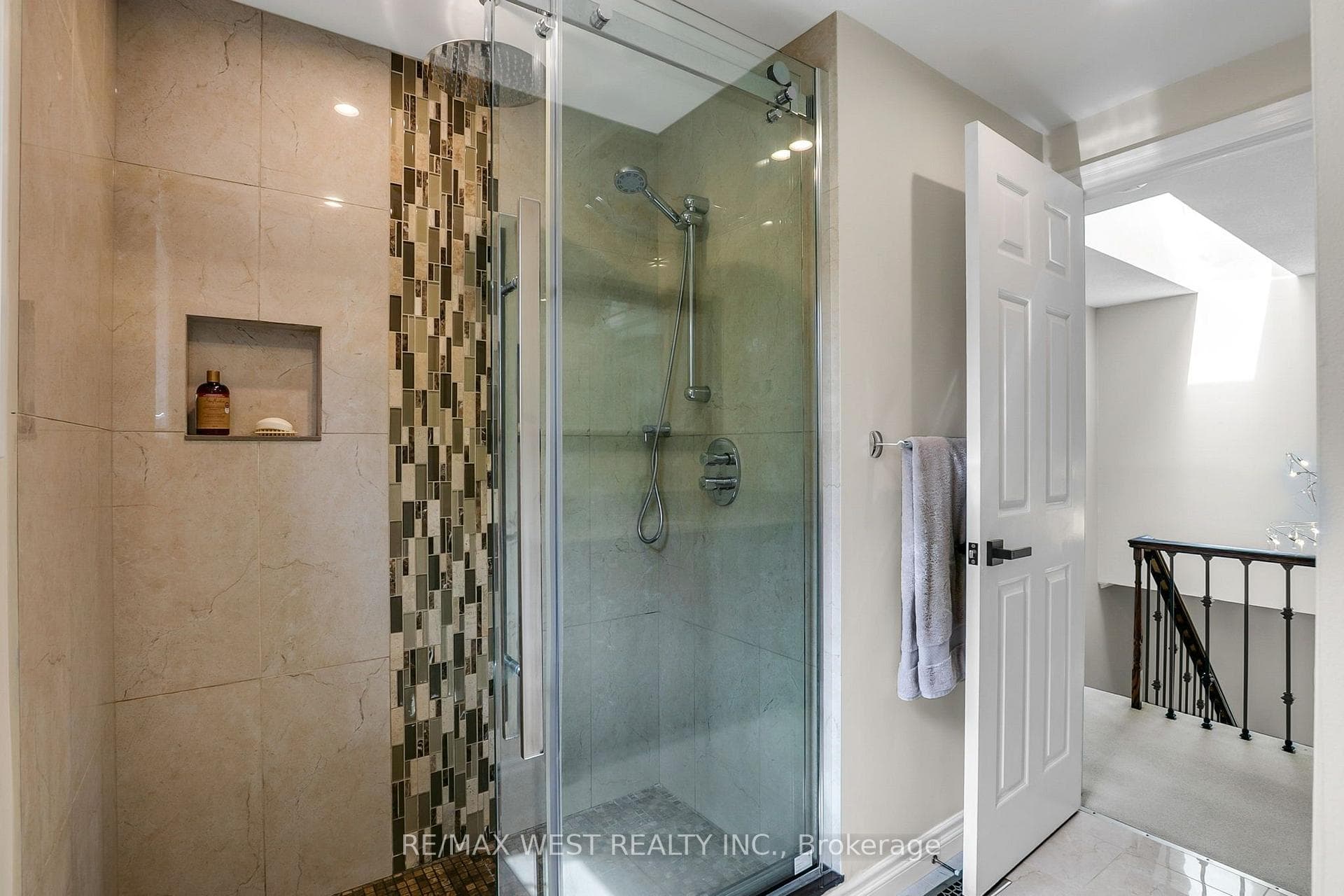 930 Maramis Court photo 32