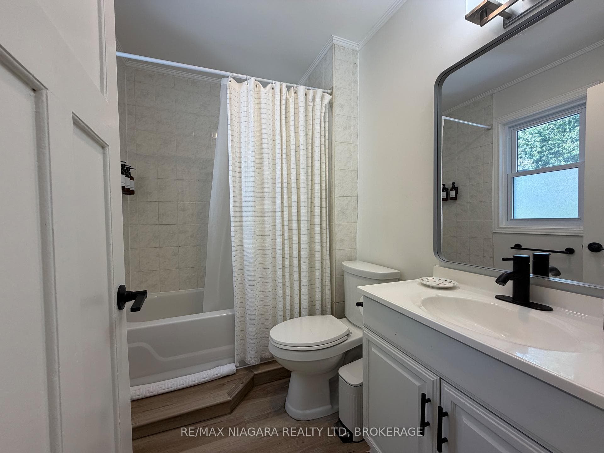 4354 Fifth Avenue photo 12