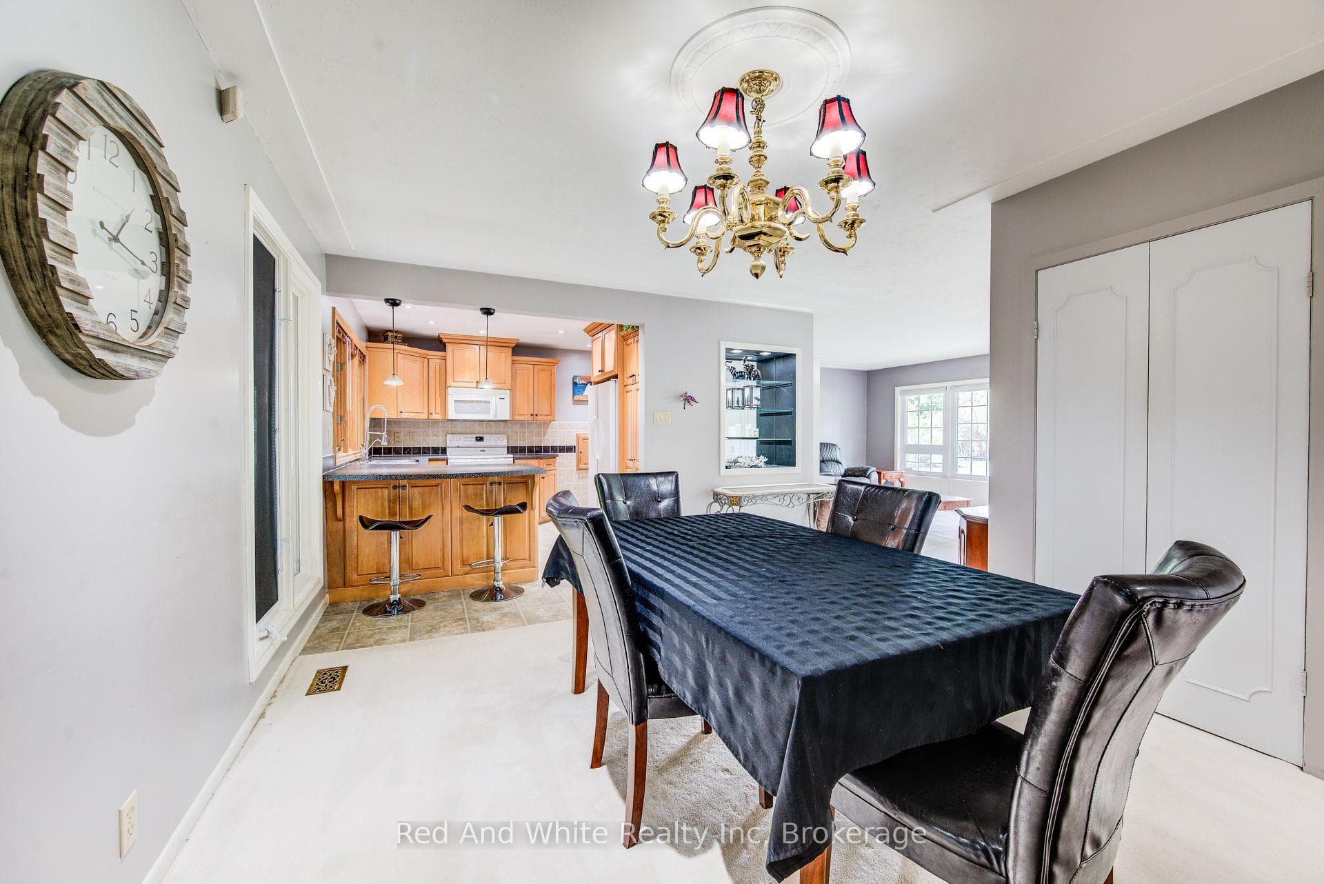 192 Warren Road photo 9