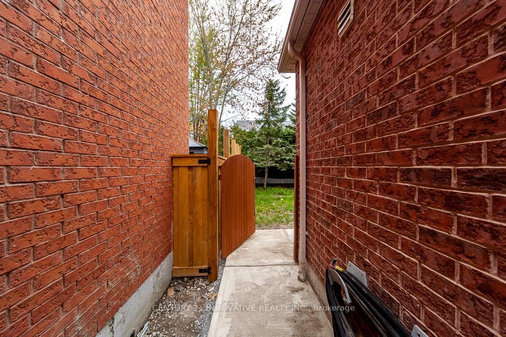 53 Alden Square photo 6