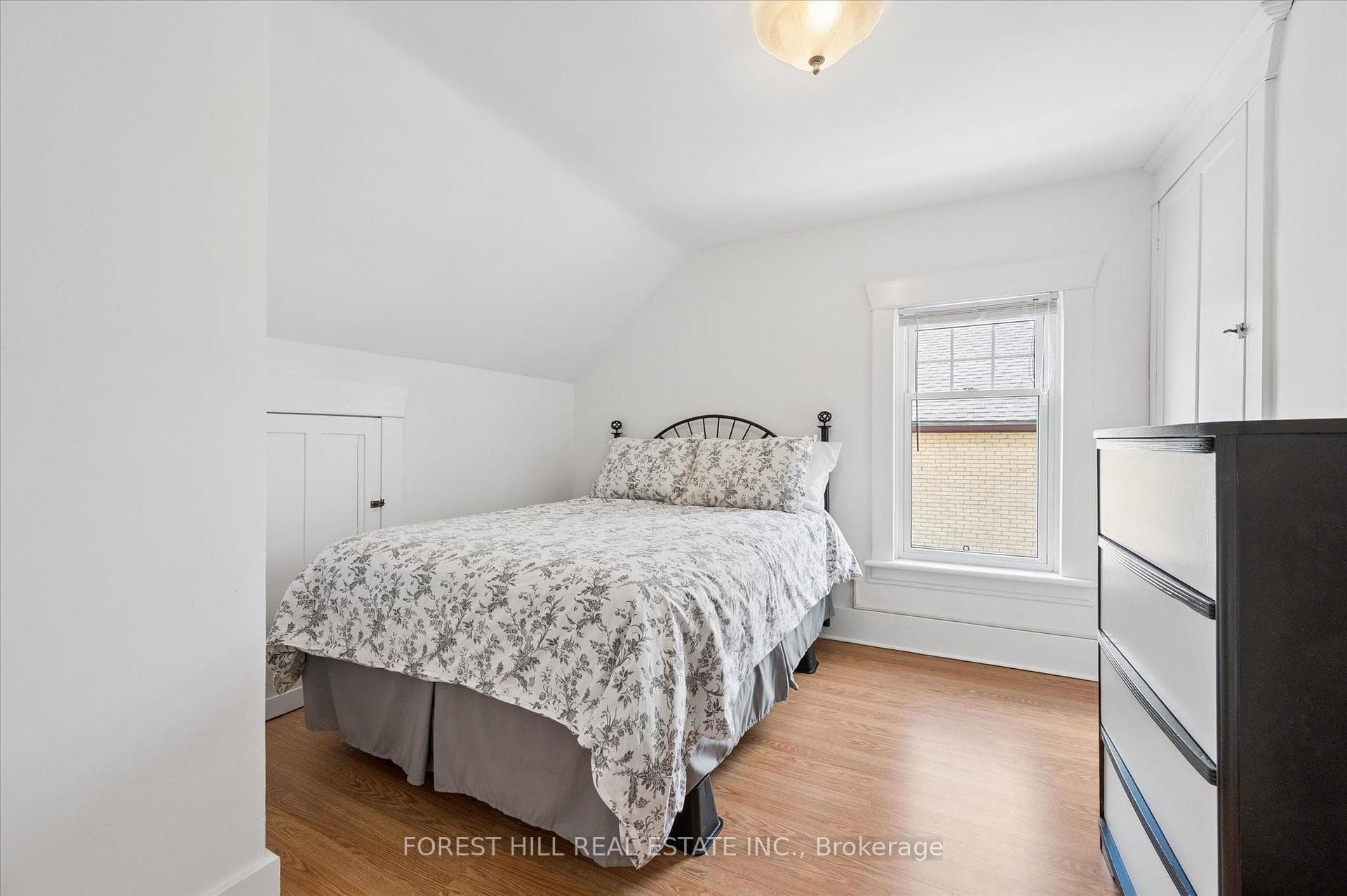 635 Lawrence Street photo 22