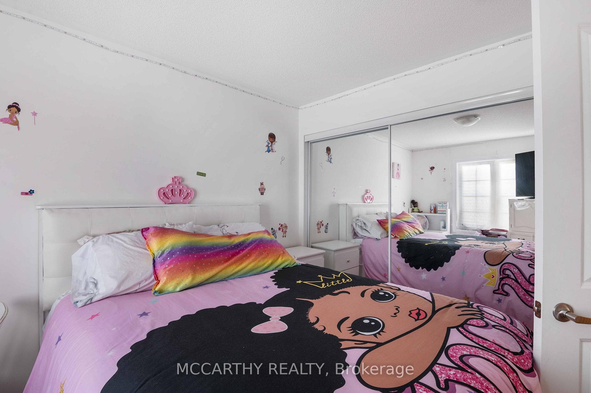 135 Seeley Avenue photo 25