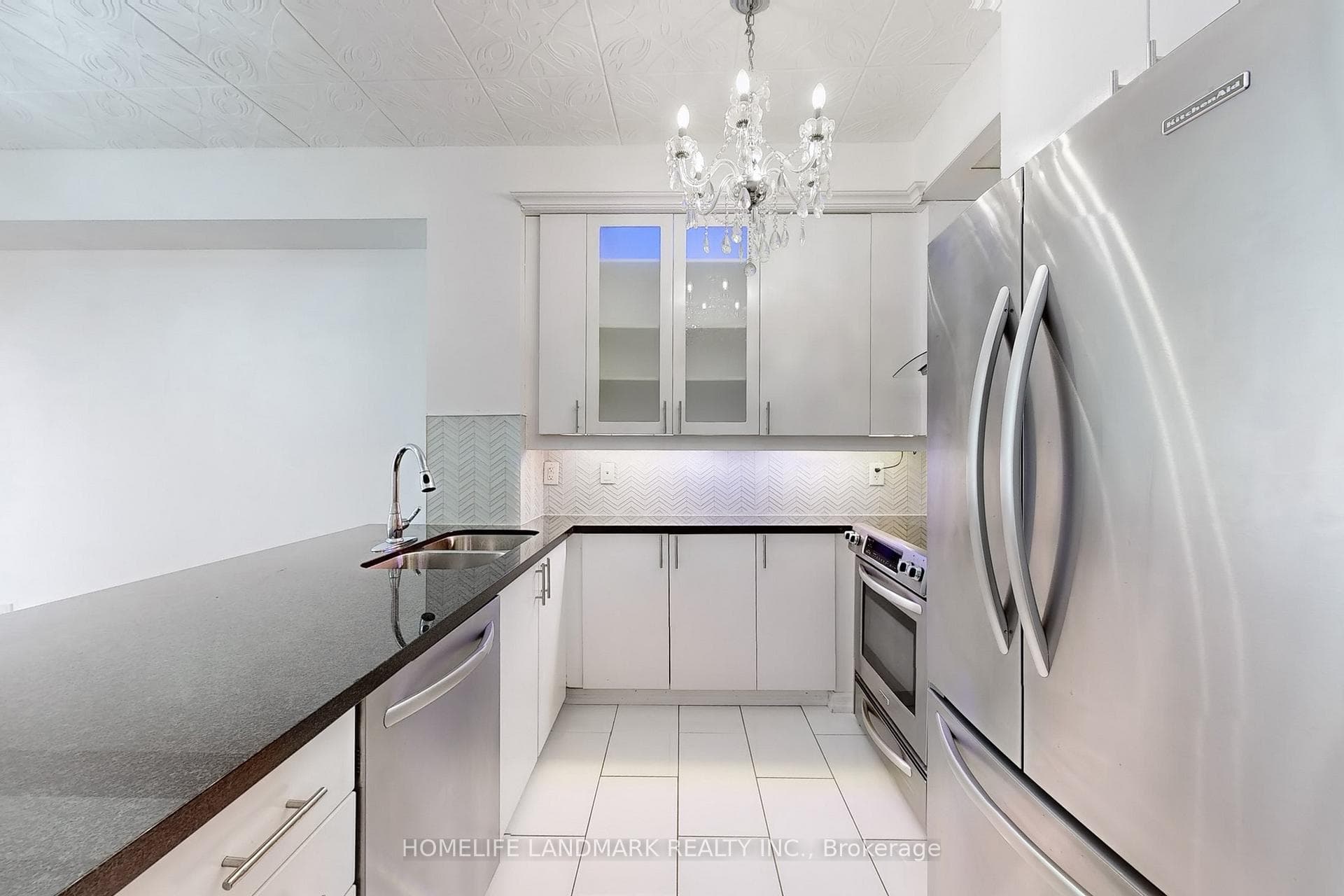 131 Upper Duke Crescent Unit 212 photo 5