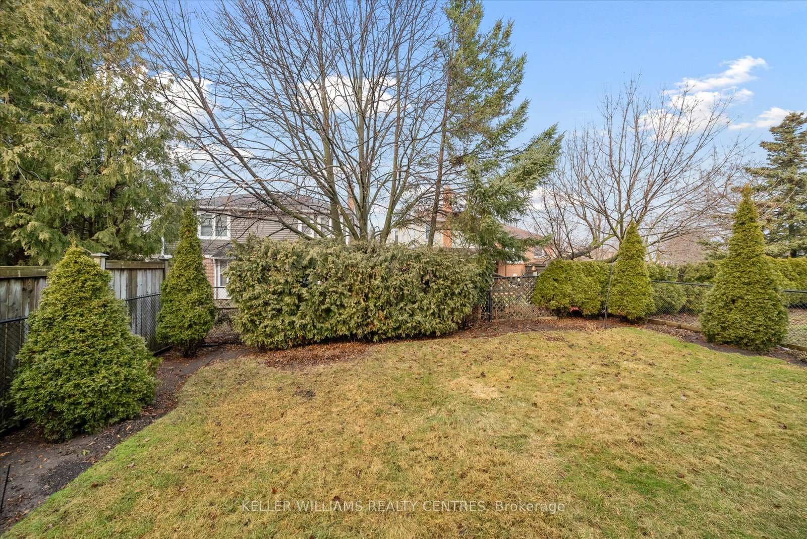 15 Peevers Crescent photo 37