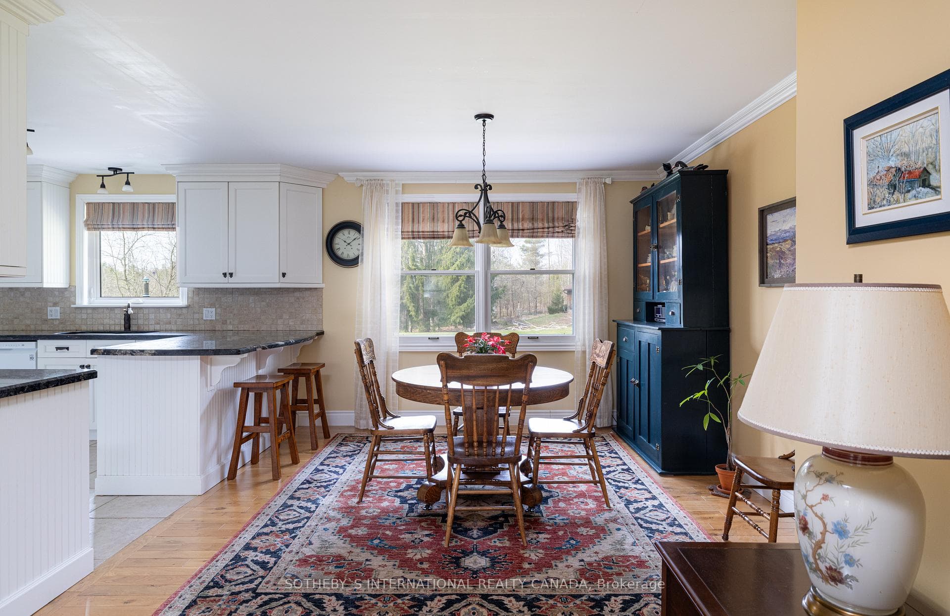 376 Lakeshore Road photo 7