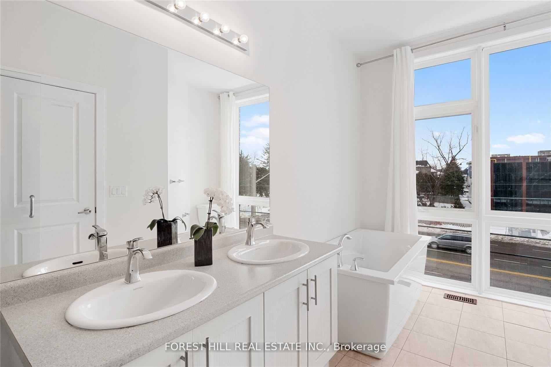 9144 Bathurst Street photo 34